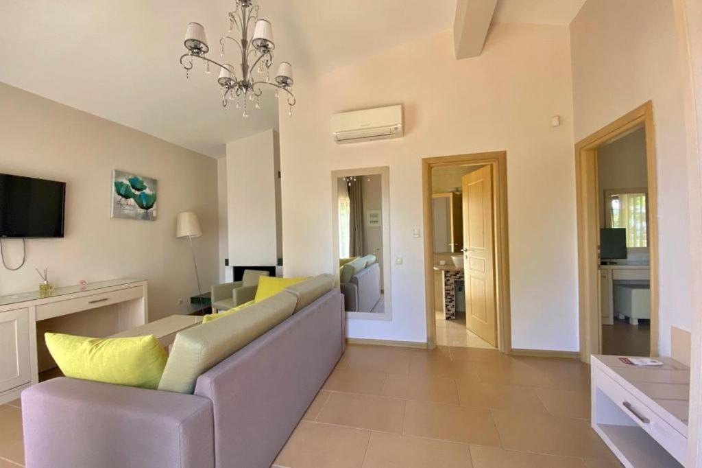 Greek Pride Cronwell Rahoni Hotel (Adults Only) Неа-Скиони Экстерьер фото