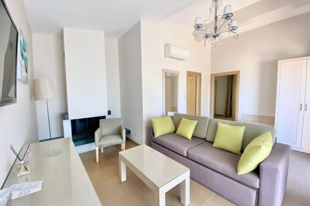 Greek Pride Cronwell Rahoni Hotel (Adults Only) Неа-Скиони Экстерьер фото