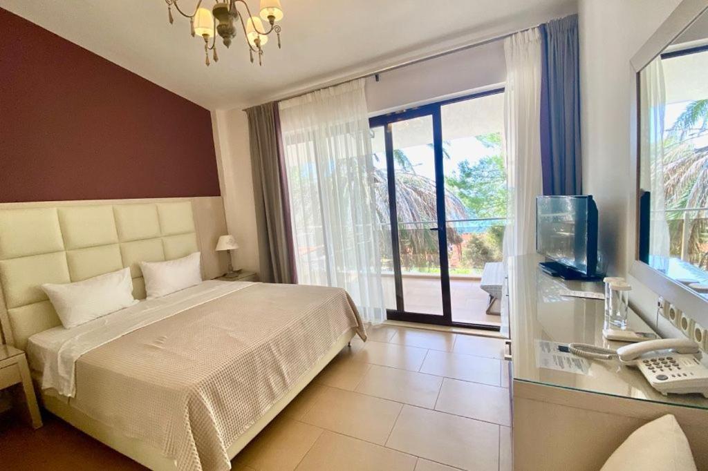 Greek Pride Cronwell Rahoni Hotel (Adults Only) Неа-Скиони Экстерьер фото